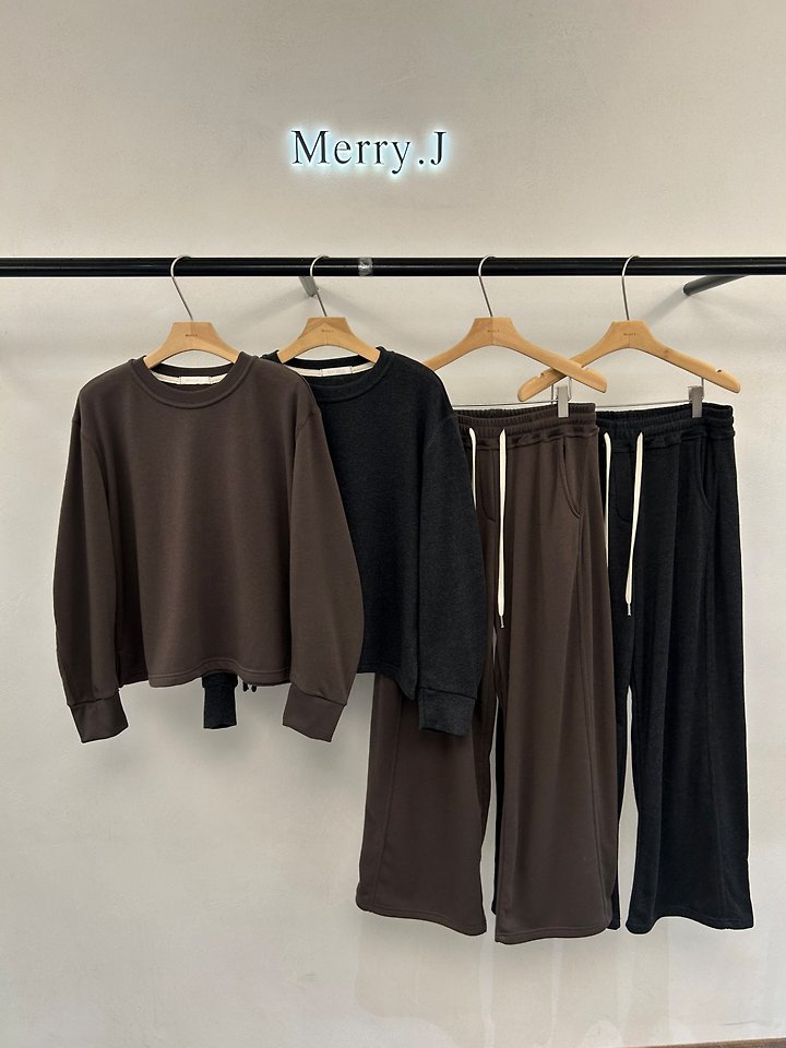 Cierre Sweatshirt + Cutline Pants Set by Merry J for Women - view 10
