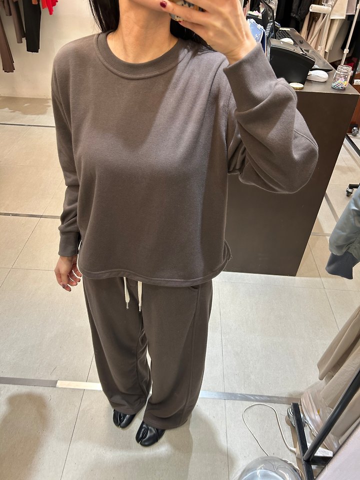 Cierre Sweatshirt + Cutline Pants Set by Merry J for Women - view 8