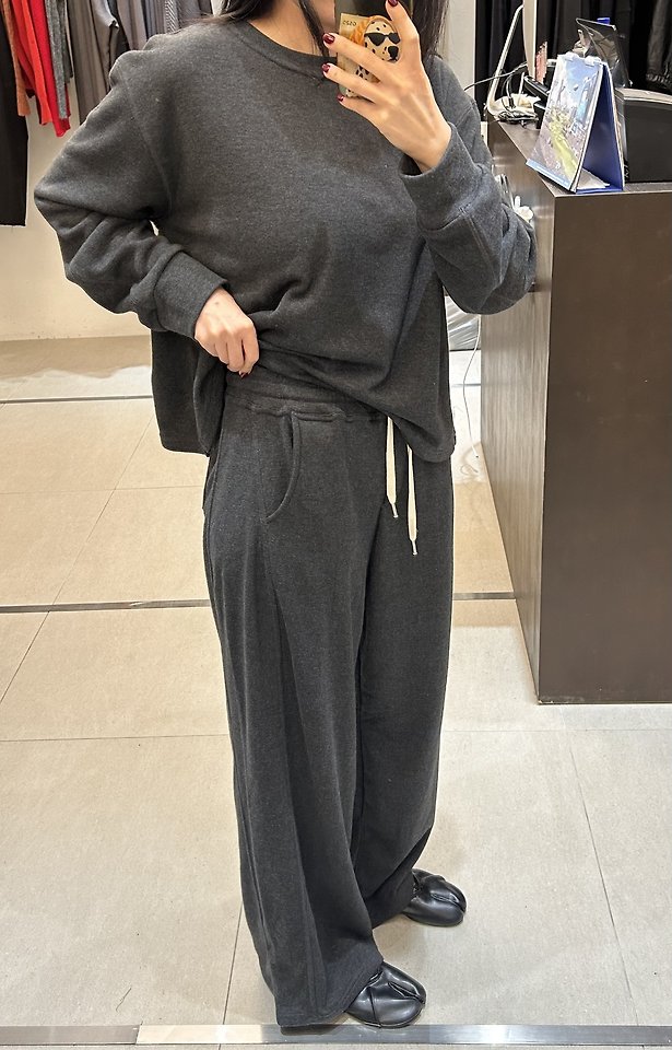 Cierre Sweatshirt + Cutline Pants Set by Merry J for Women - view 2