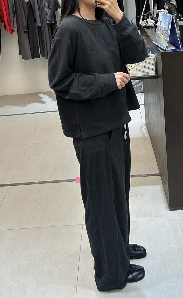 Cierre Sweatshirt + Cutline Pants Set by Merry J for Women - view 6