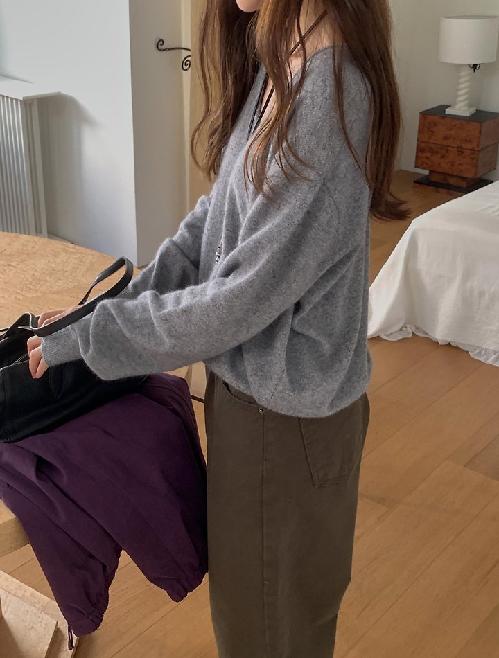 Raccoon Wool V-Neck Knit by Pomelo for Women - view 10