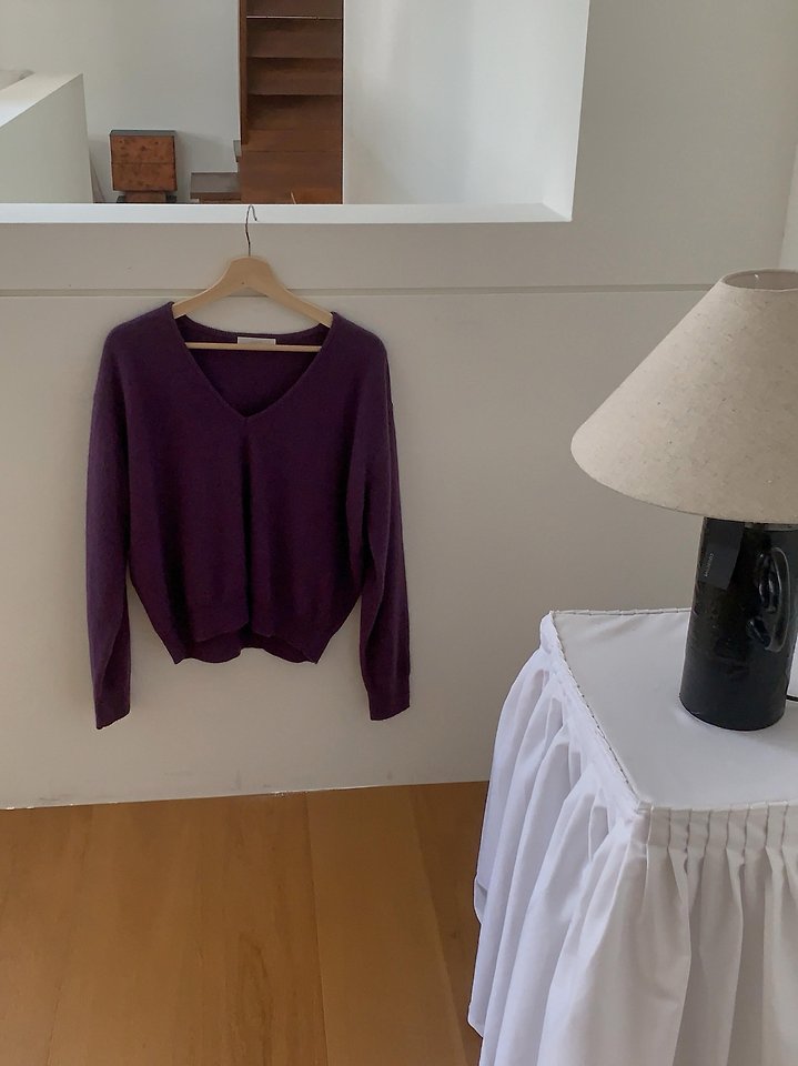 Raccoon Wool V-Neck Knit by Pomelo for Women - view 9