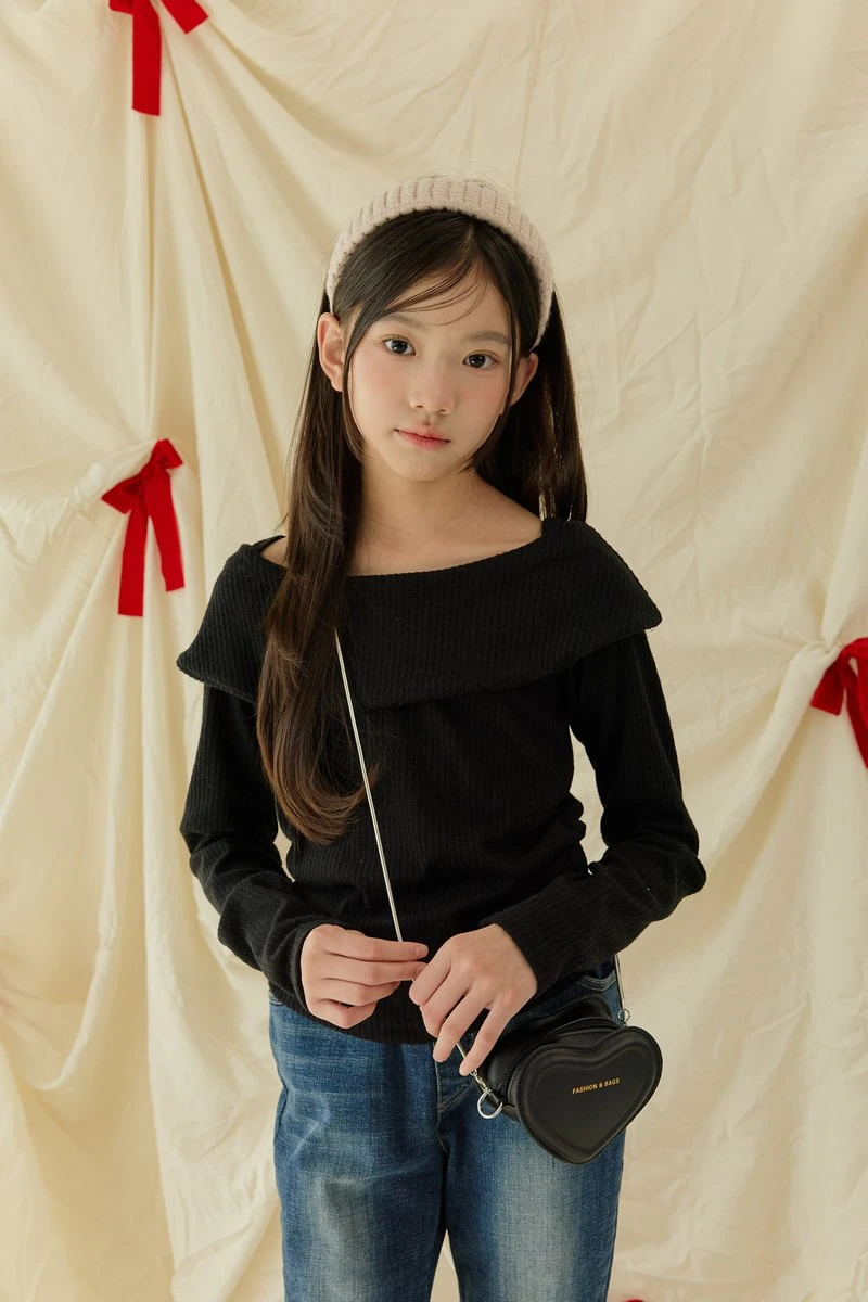 Rosé Fleeced Off-Shoulder Tee by Sm2 for Child - view 4