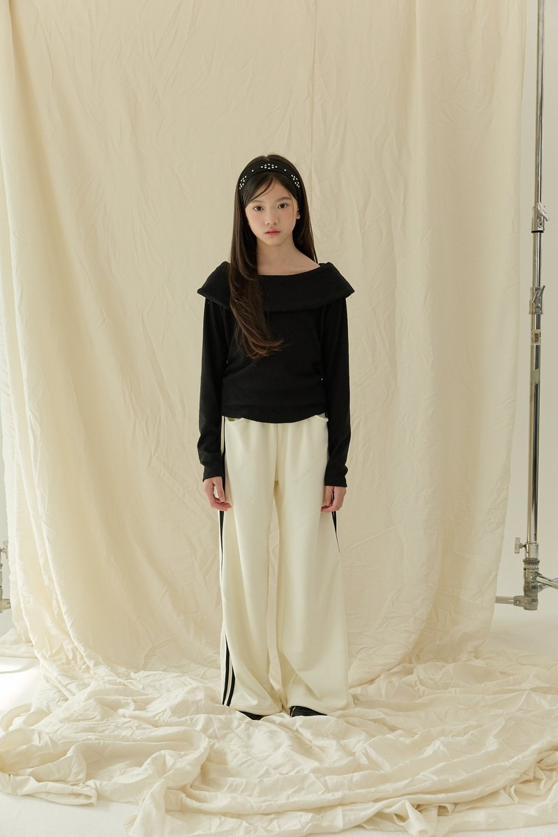 Rosé Fleeced Off-Shoulder Tee by Sm2 for Child - view 11