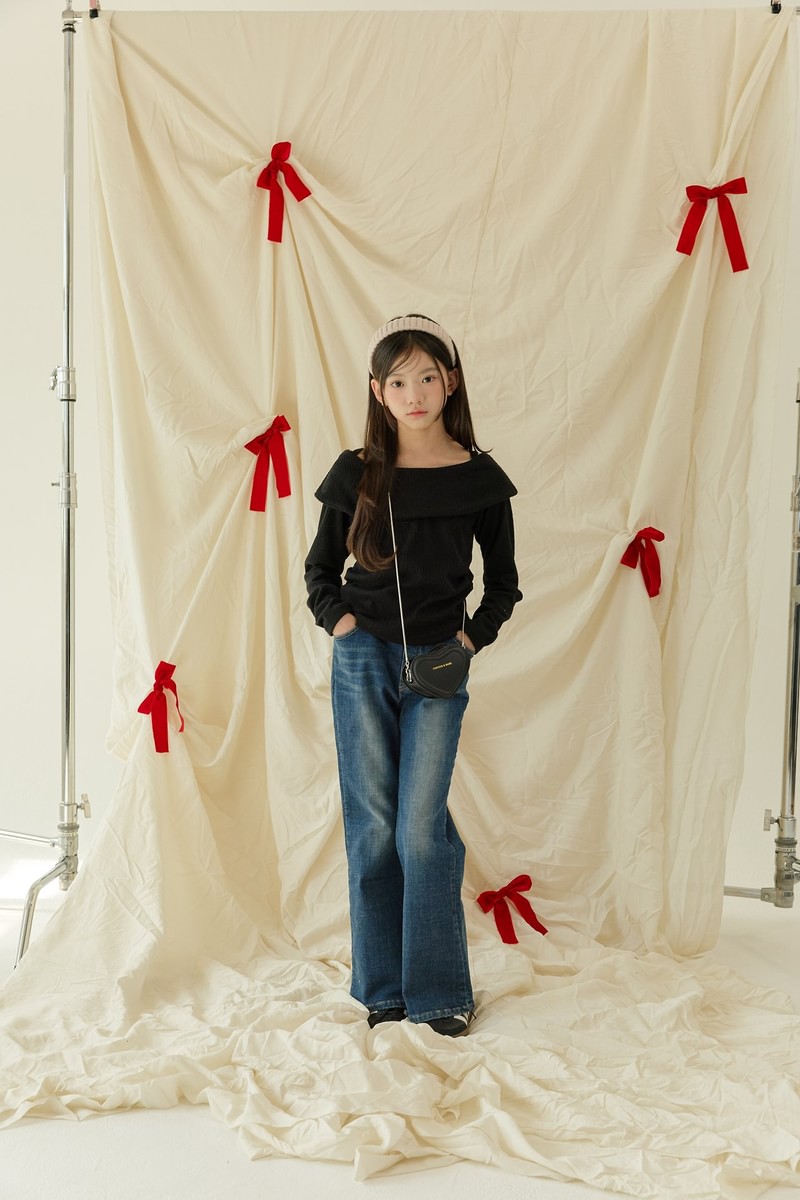 Rosé Fleeced Off-Shoulder Tee by Sm2 for Child - view 7