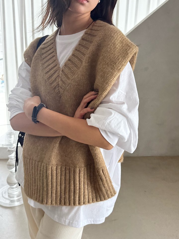 Open Slit Vest by There's for Women - view 8