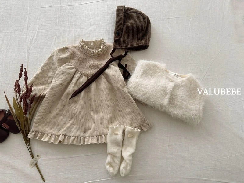 Herringbone Bonnet Hat by Valu Bebe for Baby - view 9